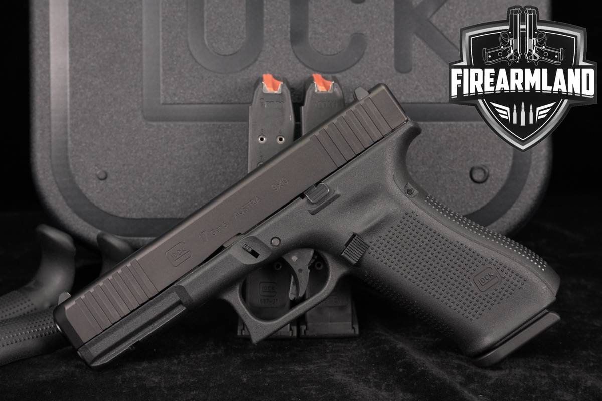 Glock 17 Gen5 G17 Gen 5 FS 9mm 4.49" +3 MAGS & ORIG CASE