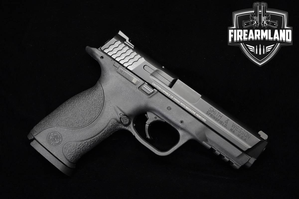 Smith & Wesson (S&W) M&P40 40 S&W 4.25" M&P40 M&P-40 +3 MAGS & ORIG CASE