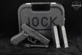 Glock 22 Gen4 .40 S&W Black in Good Condition Image 2
