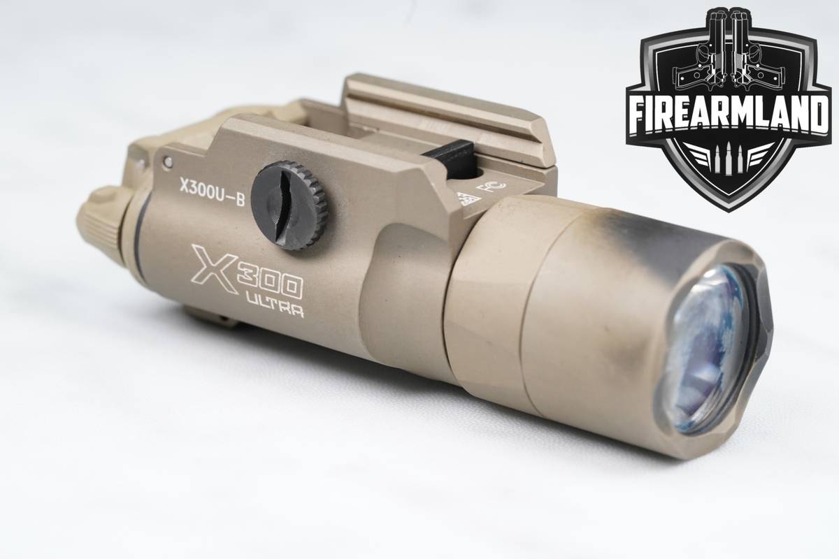 SureFire X300 Ultra 1,000 Lumens & 11,300 Candela X300U B X-300