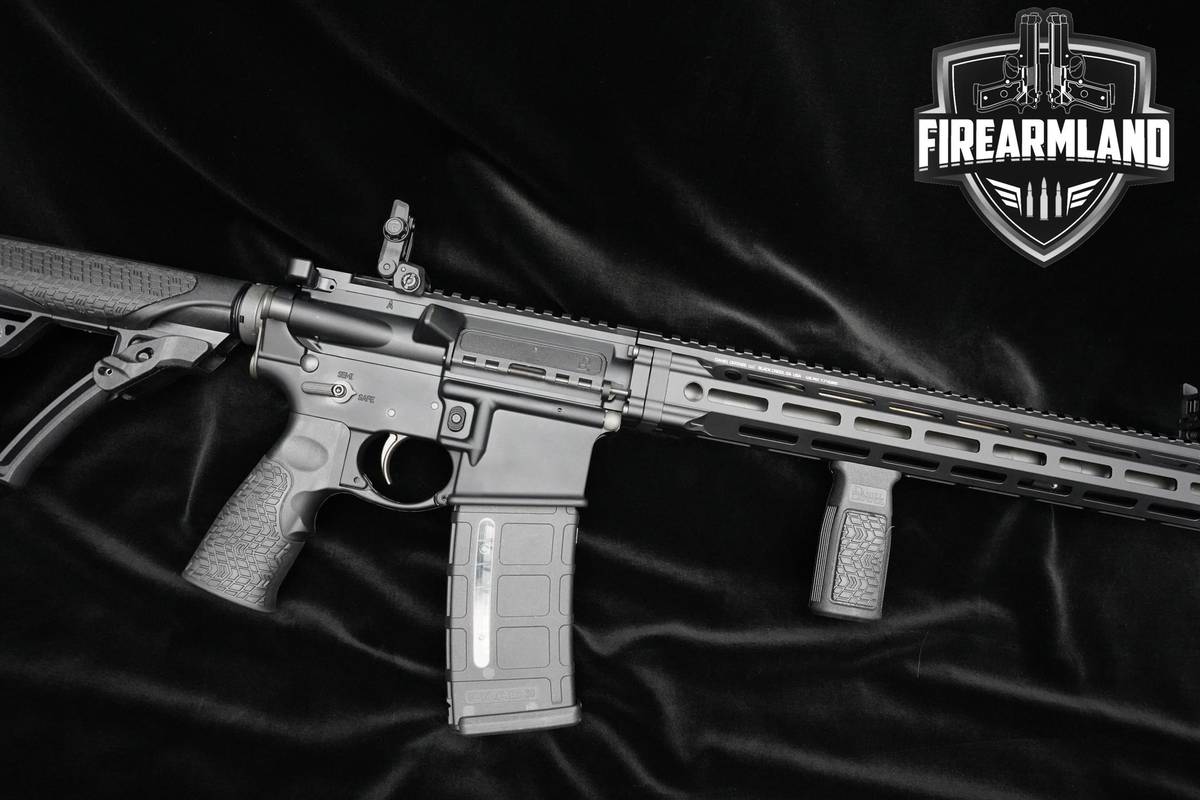 Daniel Defense DDM4 V7 5.56 NATO 16" AR-15 Rifle AR-15 AR15 M4 DDM4V7 2MAGS