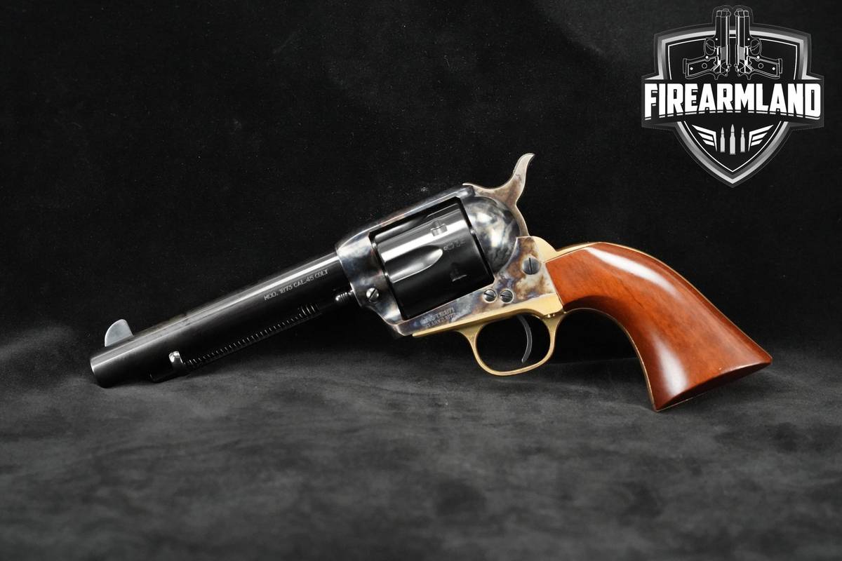 Uberti Model 1873 Single Action Army 45-Colt 5.5" Uberti 1873 SAA +HOLSTER