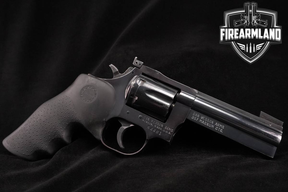 VINTAGE Dan Wesson Model 15-2 H Heavy Shroud 357 Magnum 4" Blued DA/SA
