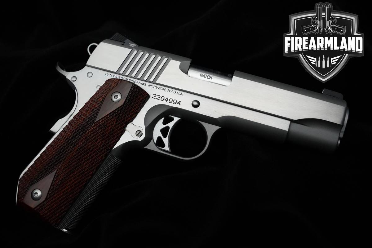 Dan Wesson Commander Classic Bobtail 45 ACP 4.25" Commander MATCH ORIG CASE