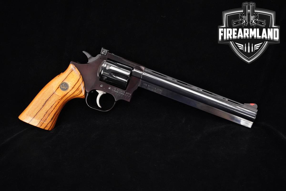 PISTOL PAK Dan Wesson Model 15-2VH 357 Magnum 8" Dan-Wesson 15-2VH VENT RIB