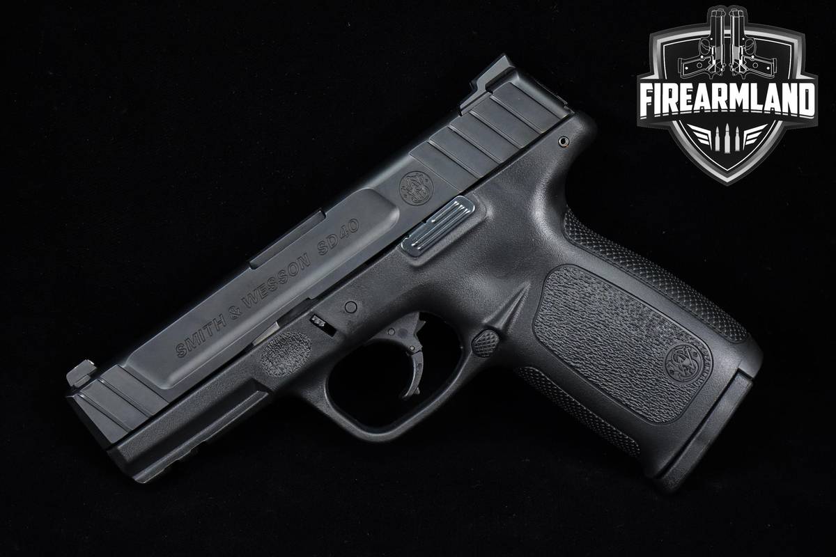 Smith & Wesson SD40 40-S&W 4" +4 MAGS & ORIG CASE