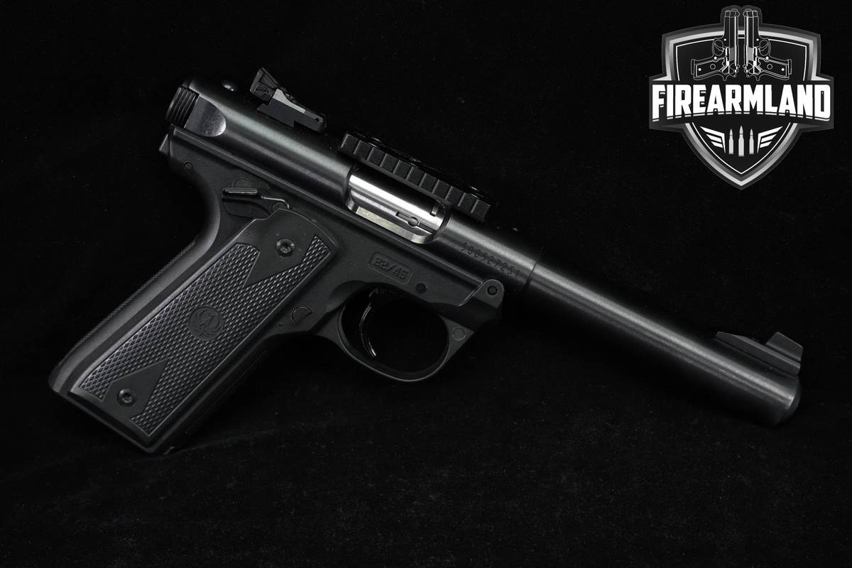 Ruger Mark IV MK 4 22/45 22LR 5.5" Blued & Black +2 MAGS & OG CASE
