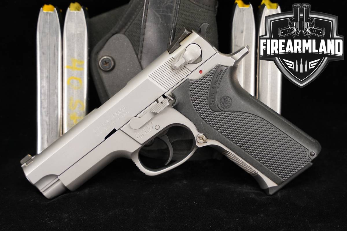 Smith & Wesson Model 4006 Third Generation 40S&W S&W 4" +5 MAGS & HOLSTER