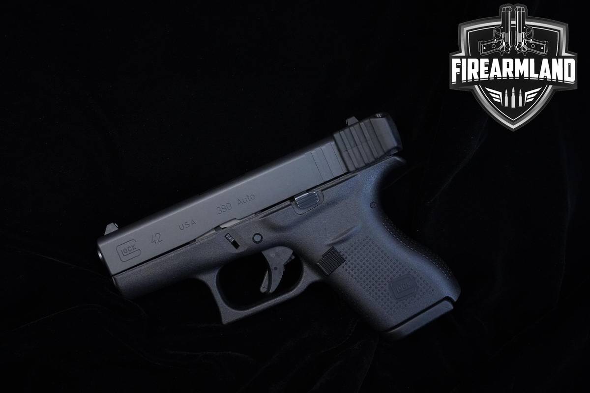 Glock 42 Slimline 380 ACP 3.25" Glock G42 +2 MAGS, ORIG CASE & HOLSTER