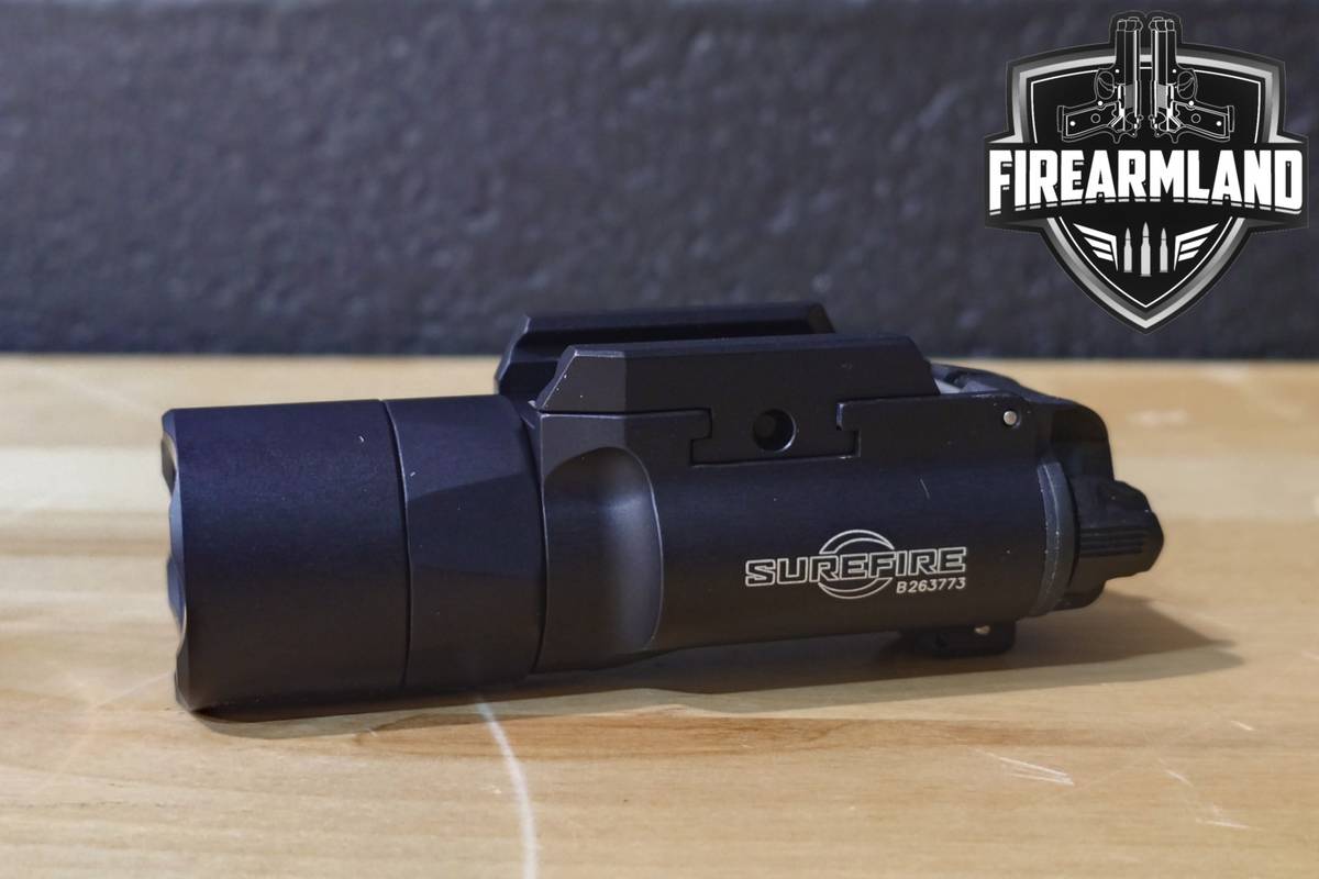 SureFire X300 Turbo 650 Lumens & 66,000 Candela X-300 X300T B +ORIG BOX