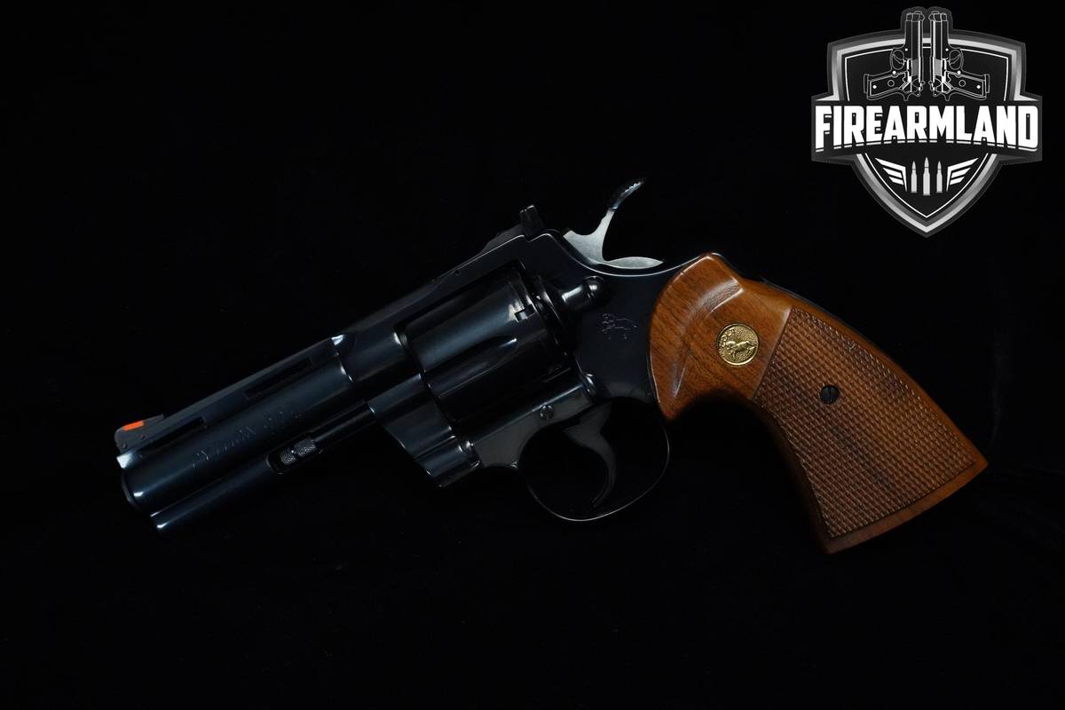 NEAR MINT! 1979 Colt Python 357 Magnum 4" Blued Colt VENT RIB DA/SA