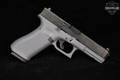 Glock G17 Gen5 Non-MOS 9mm Luger Two-Tone Black & Gray in Excellent Condition Image 4