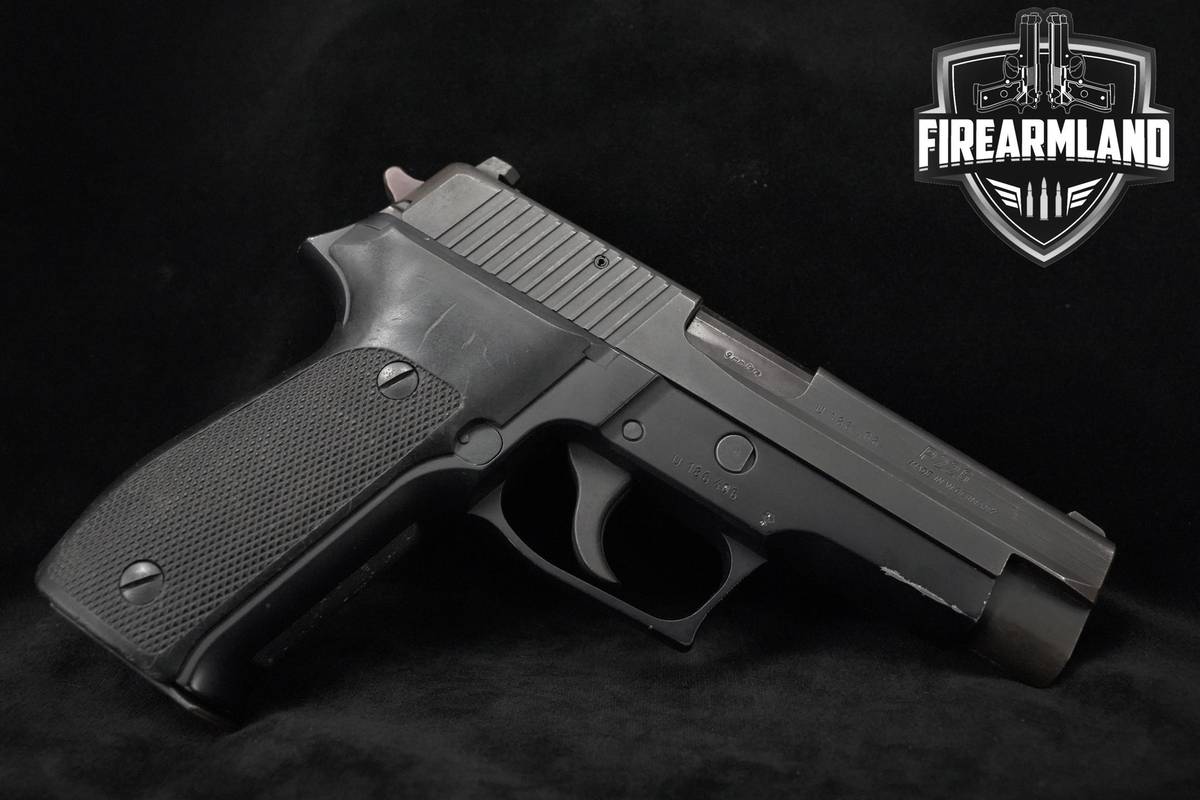 Sig Sauer P226 9mm 4.4" Sig-Sauer P226 P-226 +2 MAGS