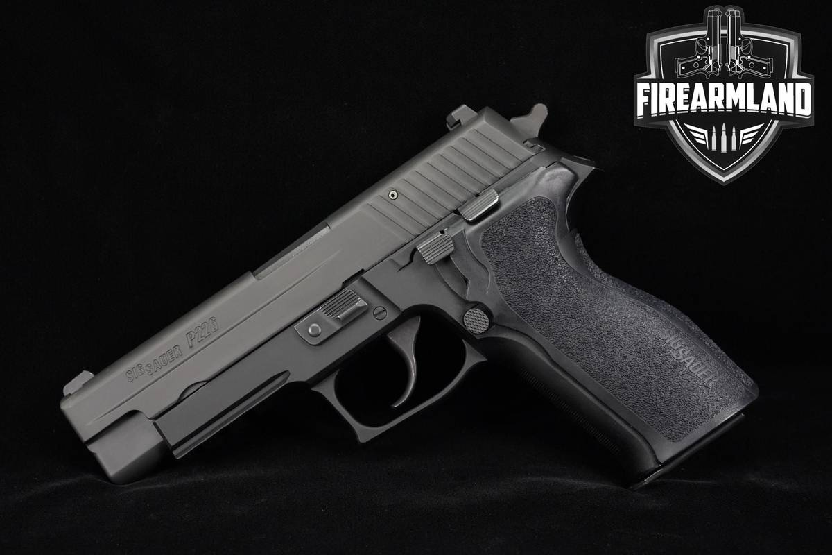Sig Sauer P226R E2 9mm 4.4" P226-R P-226 +2 MAGS & ORIG CASE