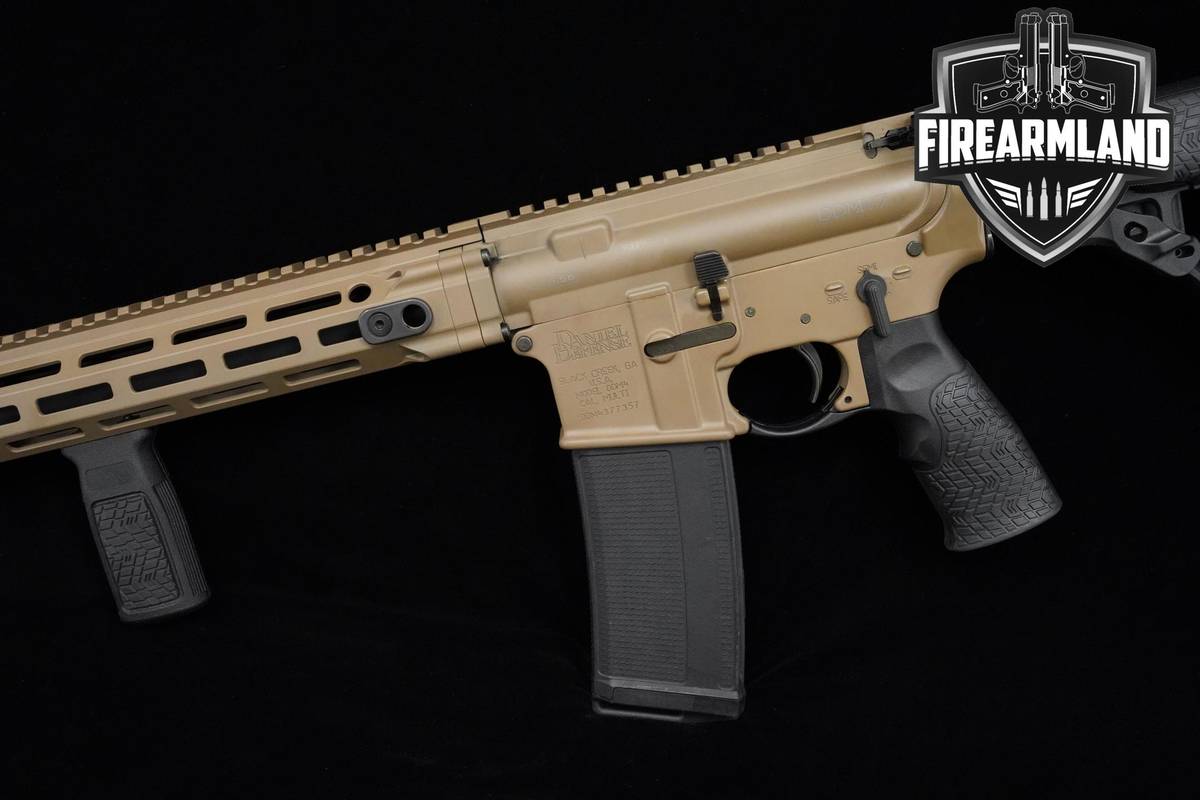 Daniel Defense DDM4V7 AR-15 AR15 DDM4-V7-AR-15 AR15-AR 4 MAGS & ORIG CASE
