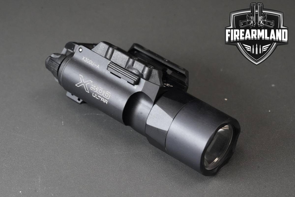 SureFire X300 Ultra 1,000 Lumens SureFire X300 X-300 Weapon Light