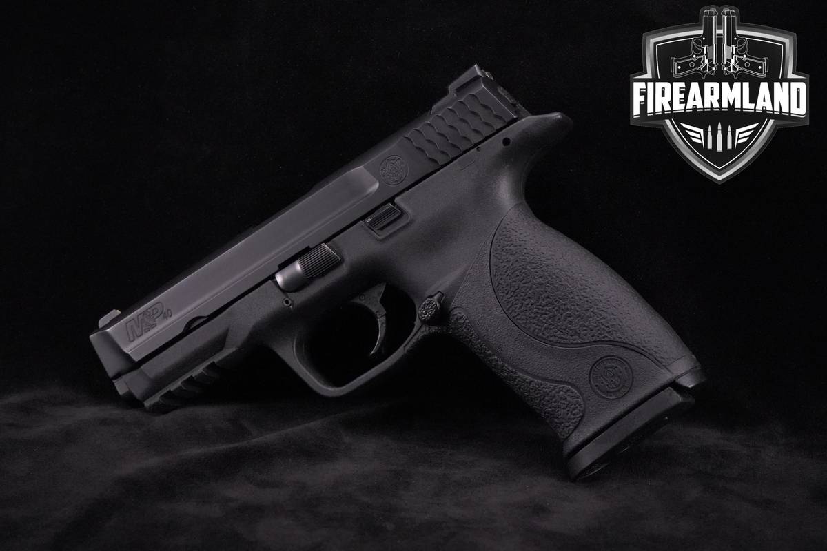 Smith & Wesson (S&W) M&P-40 40 S&W 4.2" M&P-40 M&P40 +3 MAGS