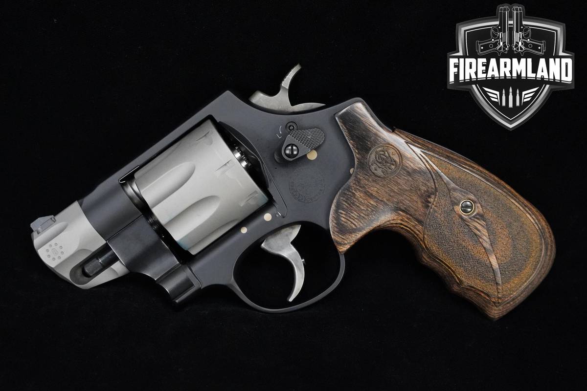 Smith & Wesson (S&W) Model 327 8-Shot Performance Center 357 Magnum S&W 327