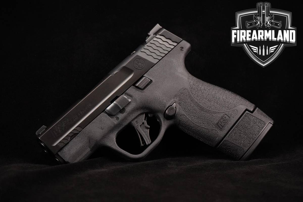 Smith & Wesson S&W M&P9 Shield Plus 9mm 3.125 M&P-9 +2 MAGS & HOLSTER