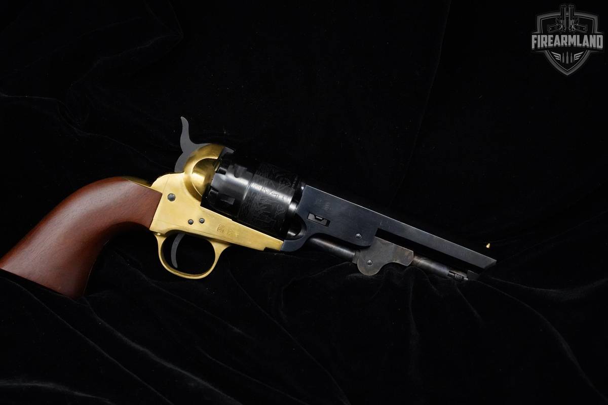 LIKE-NEW ENGRAVED F.lli Pietta Colt 1851 Hartford Brass Sheriff 44 BPM