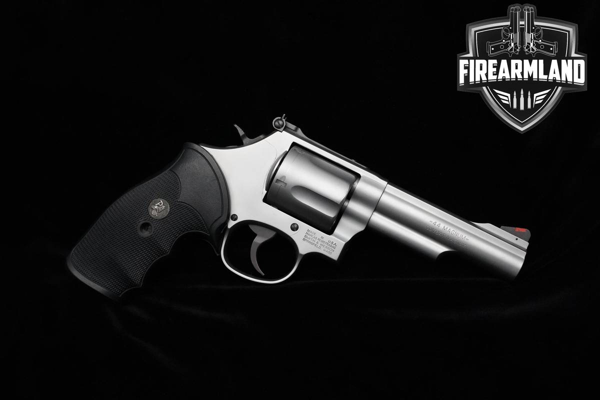 Smith & Wesson (S&W) Model 69 Combat Magnum 44 Magnum 4.25" S&W 69 DA/SA