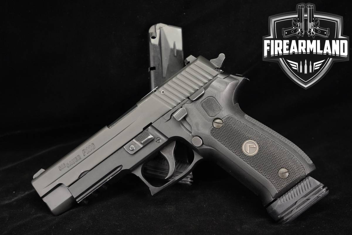 Sig Sauer P226 9mm 4.4 P-226 +2 MAGS