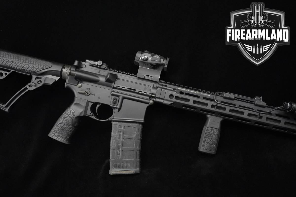 Daniel Defense DDM4-V7 5.56 NATO AR-15 AR15 AR 16" 5MAGS, ORIG CASE & OPTIC