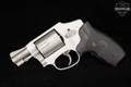 Smith & Wesson (S&W) Model 642-2 Airweight; Crimson Trace Lasergrips .38 Spl. Satin Stainless in Excellent Condition Image 4