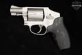 Smith & Wesson (S&W) Model 642-2 Airweight; Crimson Trace Lasergrips .38 Spl. Satin Stainless in Excellent Condition Image 5