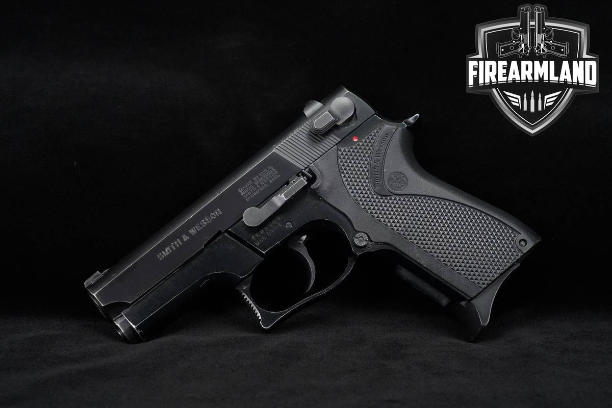 Smith & Wesson Model 6904 3rd Gen 9mm 3.5" +HOLSTER