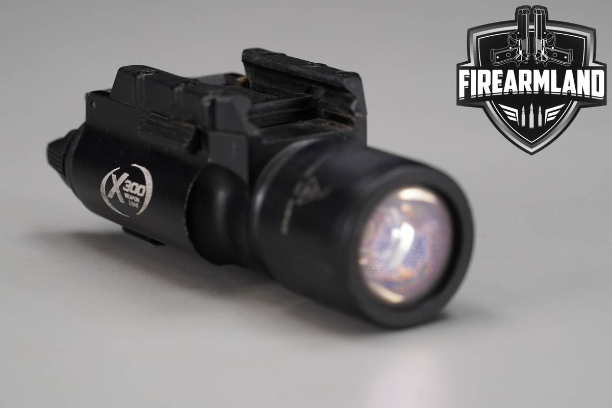 SureFire X300 1,000 Lumens & 11,300 Candela X 300