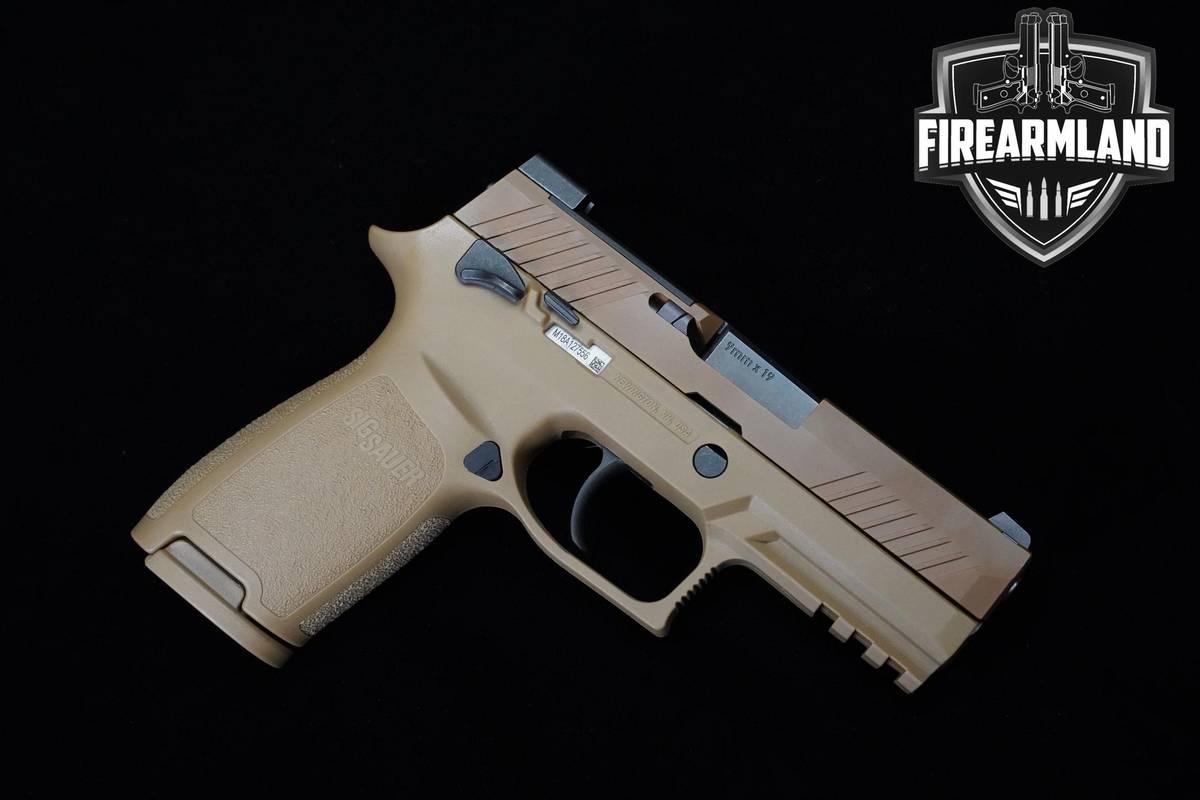 LIKE-NEW Sig Sauer P320 M18 9mm 3.8" Coyote P320 +3 MAGS