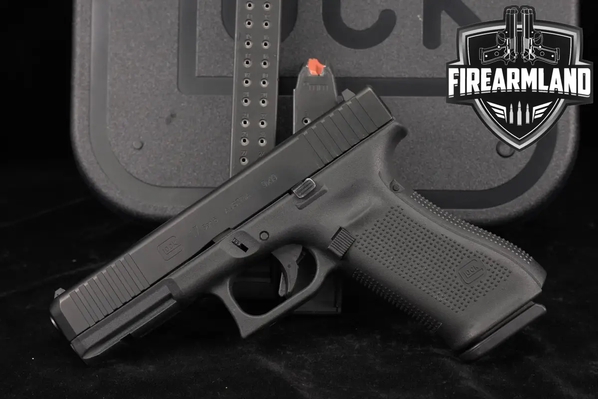 Glock 17 Gen5 G17 Gen 5 FS 9mm 4.49 +3 MAGS & ORIG CASE