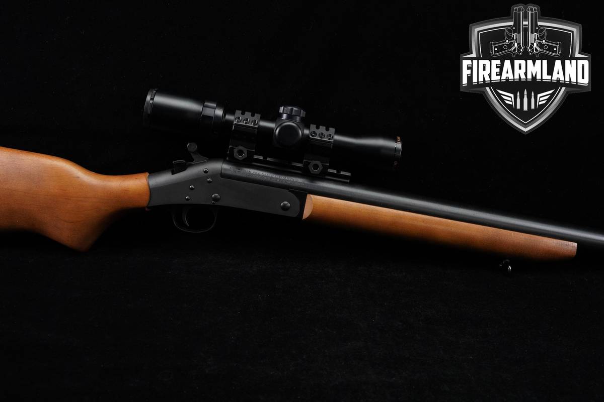 Harrington & Richardson Ultra Slug 12-Gauge 24" Black & Wood +SCOPE