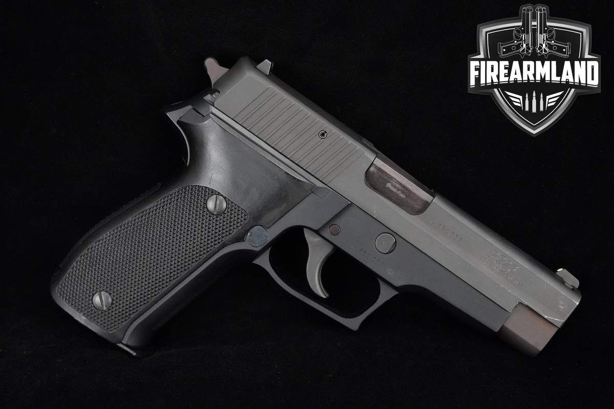 Sig Sauer P226 9mm Sig-Sauer P226 P-226 +5 MAGS & HOLSTER