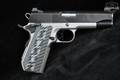 Dan Wesson V-Bob Valor Series .45 ACP Two-Tone Black & Stainless in Excellent Condition Image 3