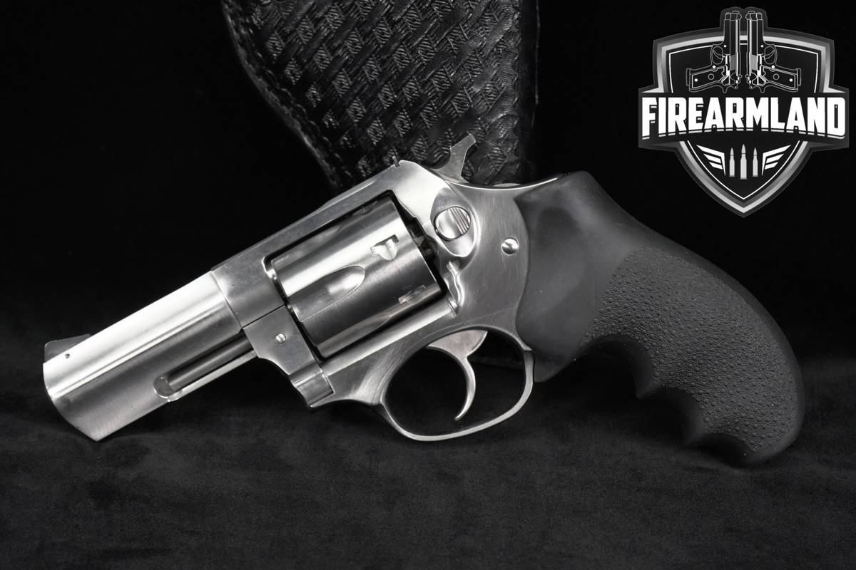 2011 Sturm Ruger SP101 327 Federal Magnum 3" Hogue Grip +HOLSTER