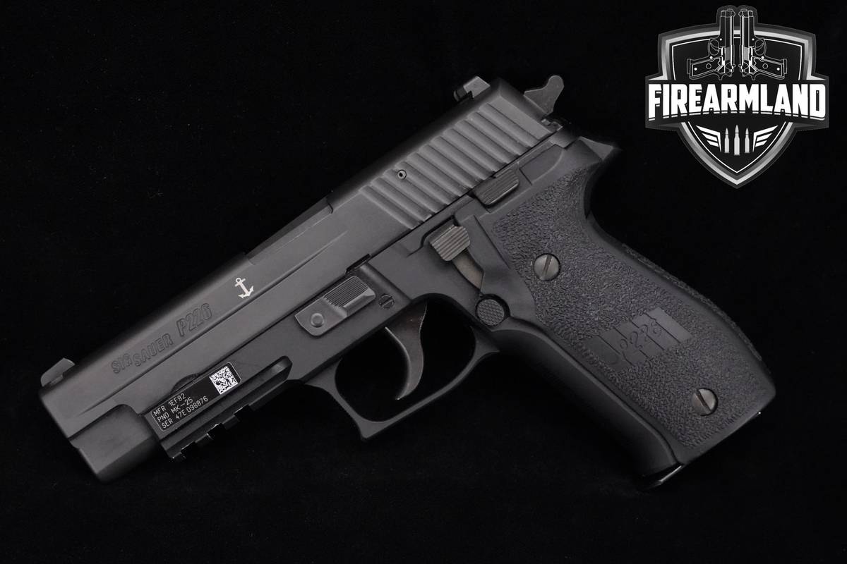 NAVY SEAL Sig Sauer MK-25 P226 9mm Sig-Sauer MK-25 MK25 2MAGS & ORIG CASE