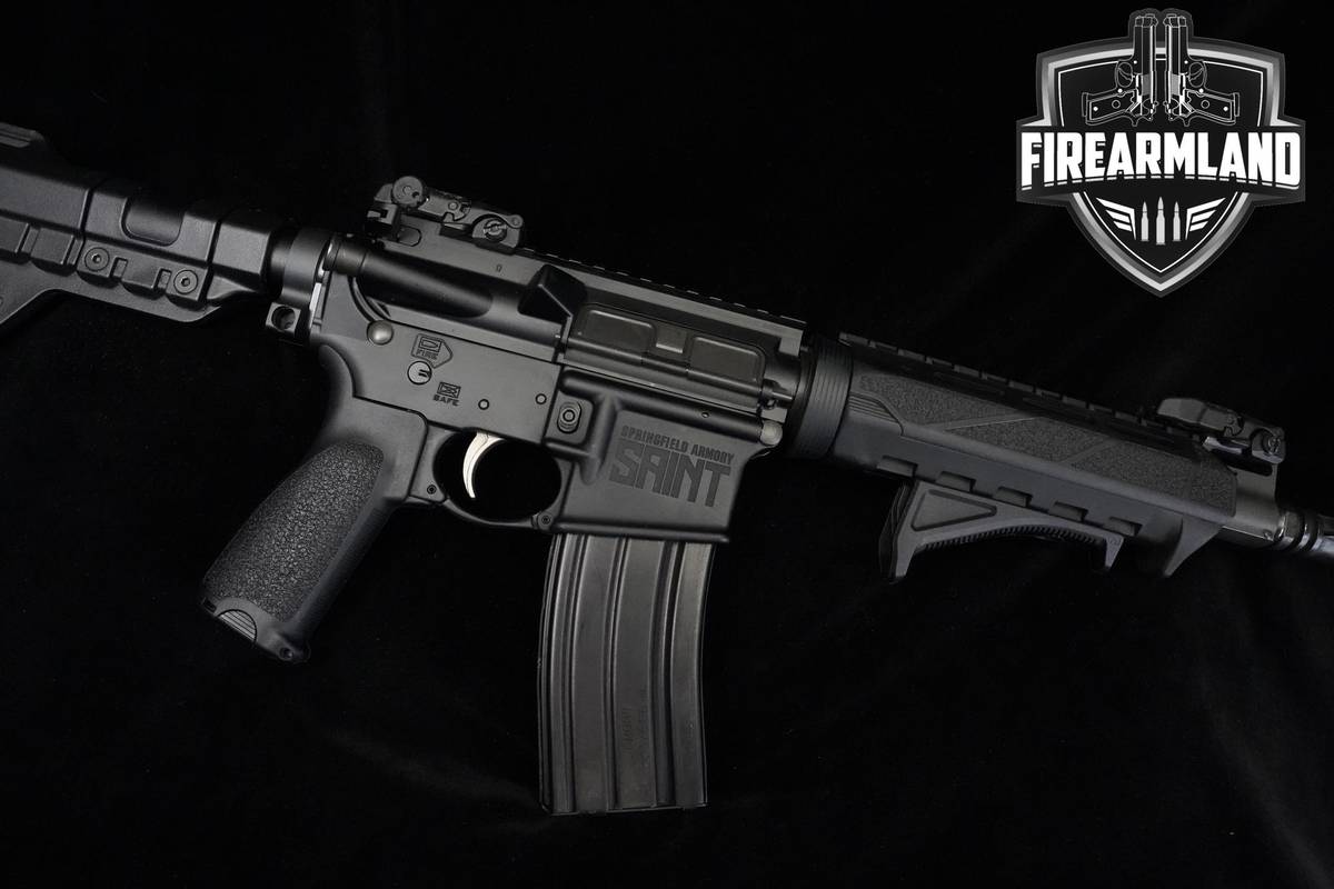 Springfield Armory Saint AR-15 Pistol 5.56 NATO AR-15 AR15 AR Saint +2 MAGS