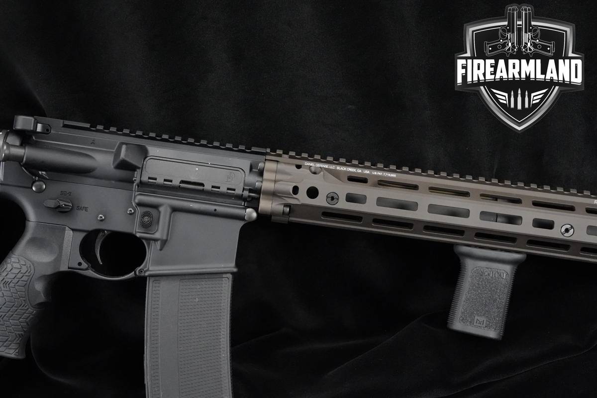 Daniel Defense DDM4 M4A1 AR-15 AR15 AR 17" Black Anodized DDM4 M4-A1 +CASE