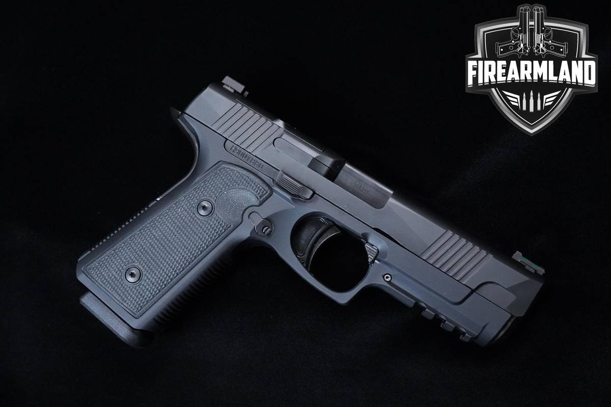LIKE-NEW Daniel Defense Daniel H9 Compact 9mm Defense H9 Hudson H-9 +3 MAGS