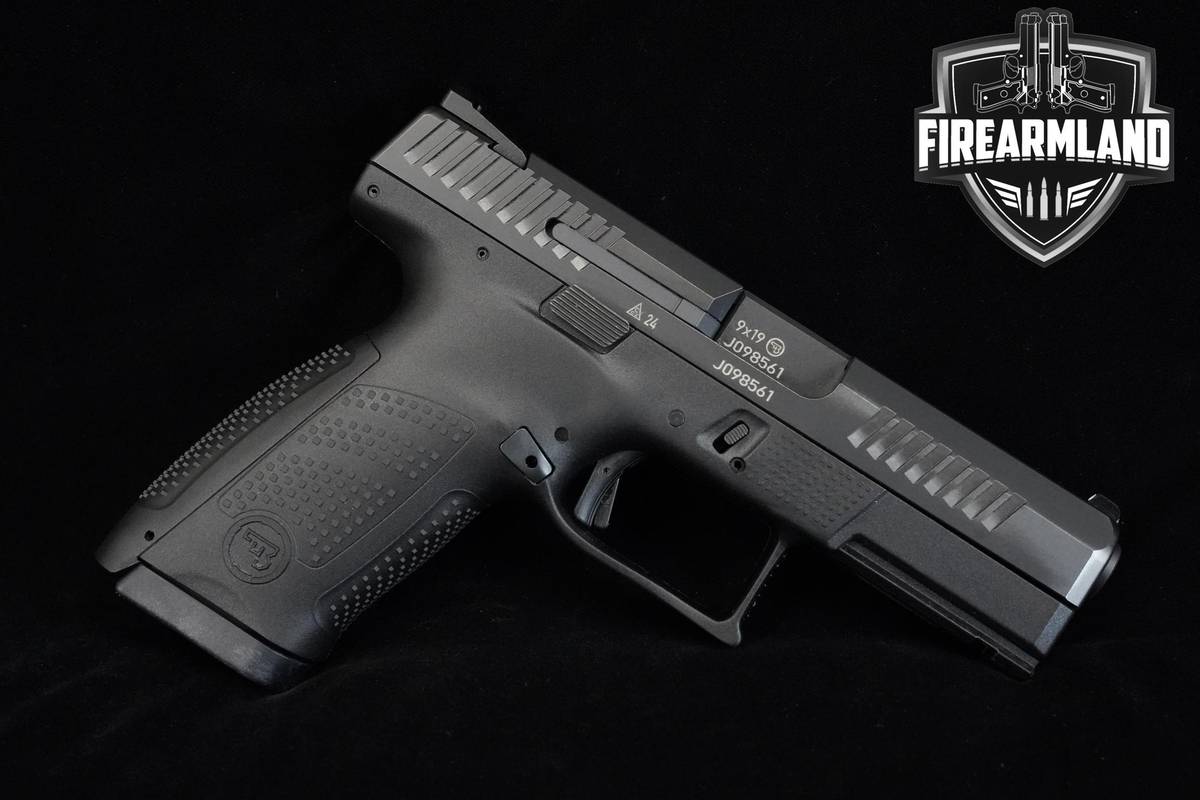 CZ P-10 C 9mm 4.02" CZ P10C 15rd +3 MAGS & HOLSTER