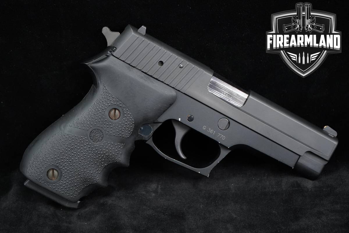 Sig Sauer P220 45 ACP 4.4" P 220 +2 MAGS & ORIG CASE