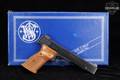 1979-1980 Smith & Wesson (S&W) Model 41 5.5" Heavy Barrel .22 LR Blued in Very Good Condition Image 2