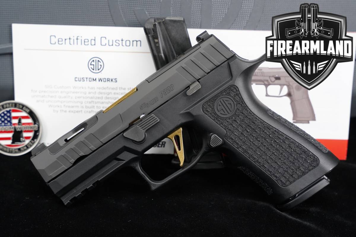 Sig Sauer P320 XCarry Spectre Custom Works 9mm P 320+2 MAGS & ORIG CASE