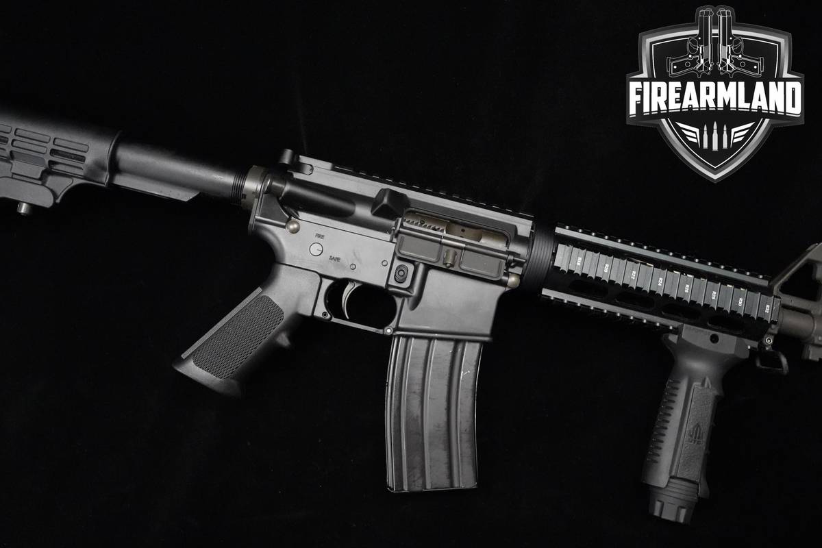 Bushmaster XM15-E2S AR-15 AR15 AR 16" Bushmaster TACTICAL AR-15