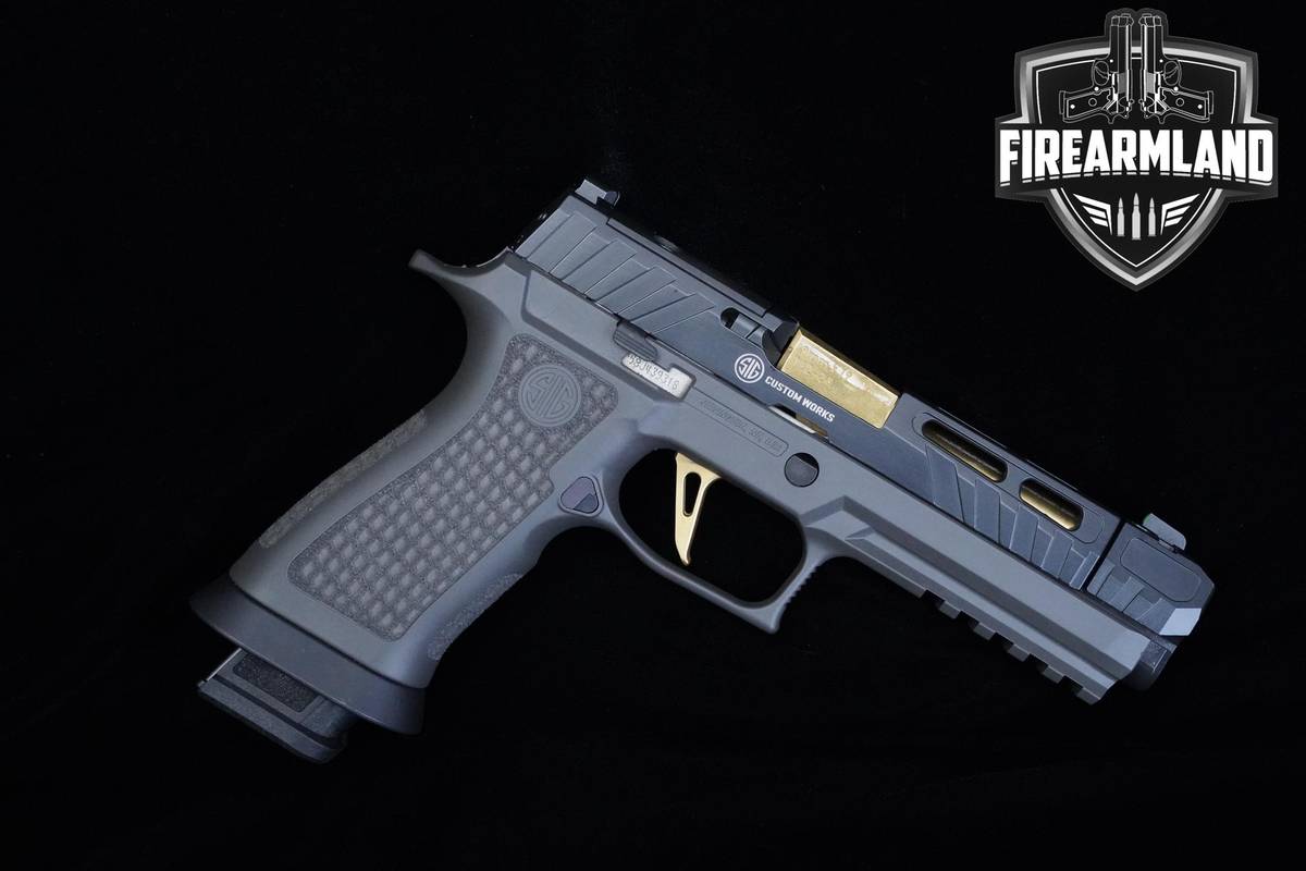Sig Sauer P320 Legion Spectre Compensated 9mm 4.6" Legion Gray P320 +4 MAGS