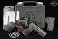 Sig Sauer P320 Compact .40 S&W Black in Very Good Condition Image 2