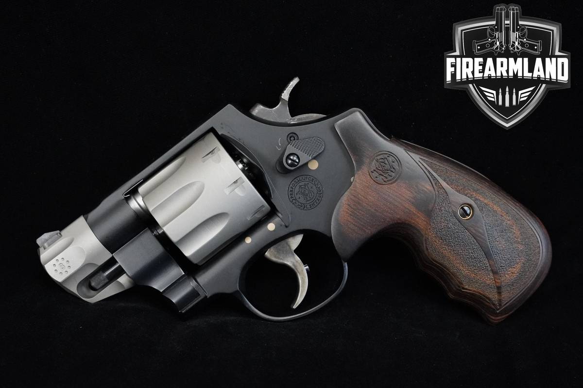 BEAST Smith & Wesson Model 327 Performance Center 8-Shot S&W 357-Mag S&W