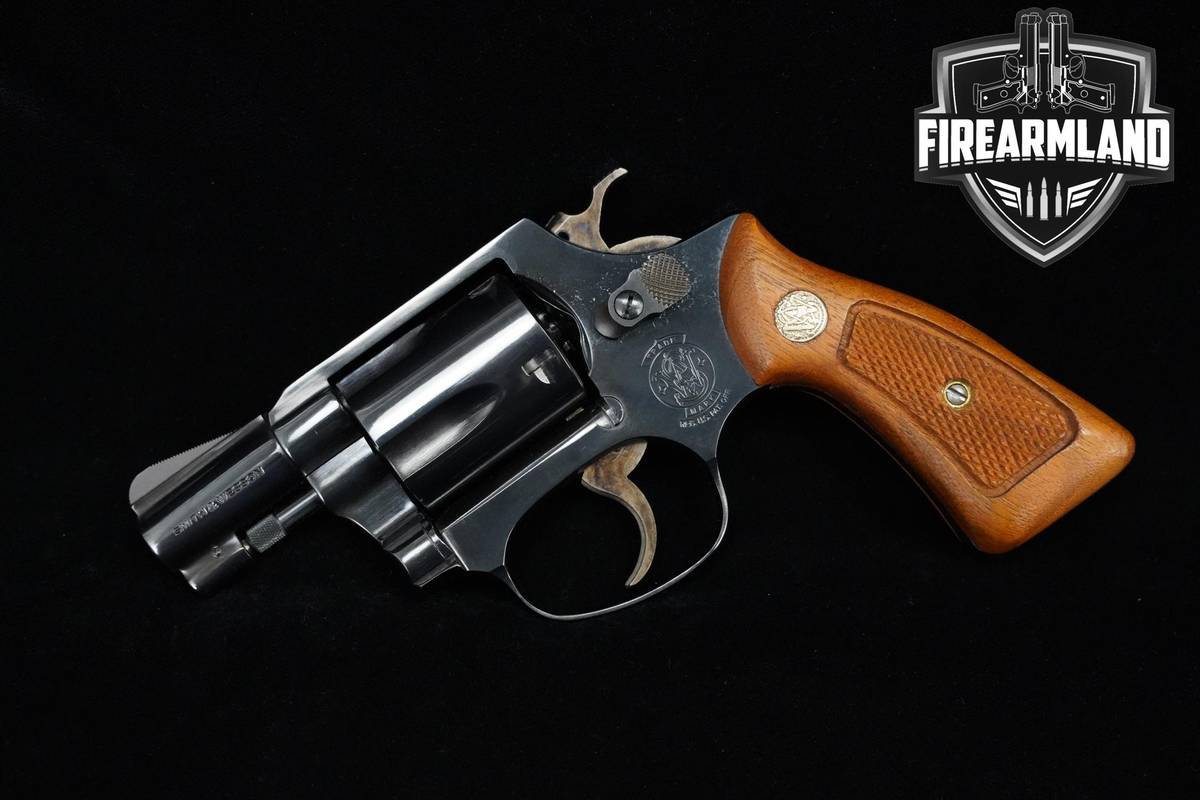 VINTAGE 1982 Smith & Wesson Model 36 Chiefs Special 38 Special 2" 36 OG-BOX
